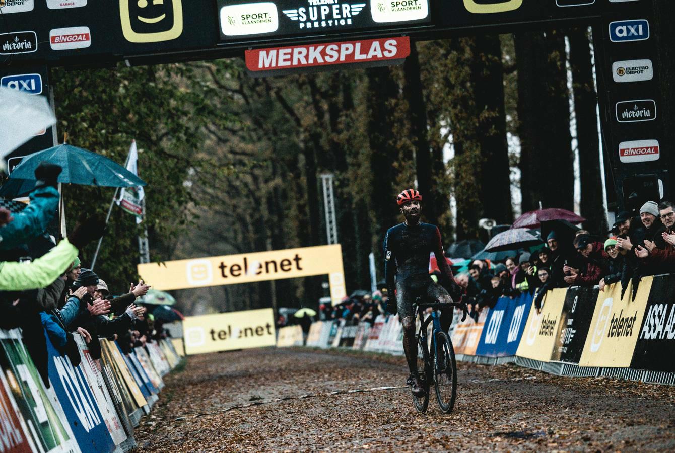 Nieuwenhuis from start to finish in Merksplas