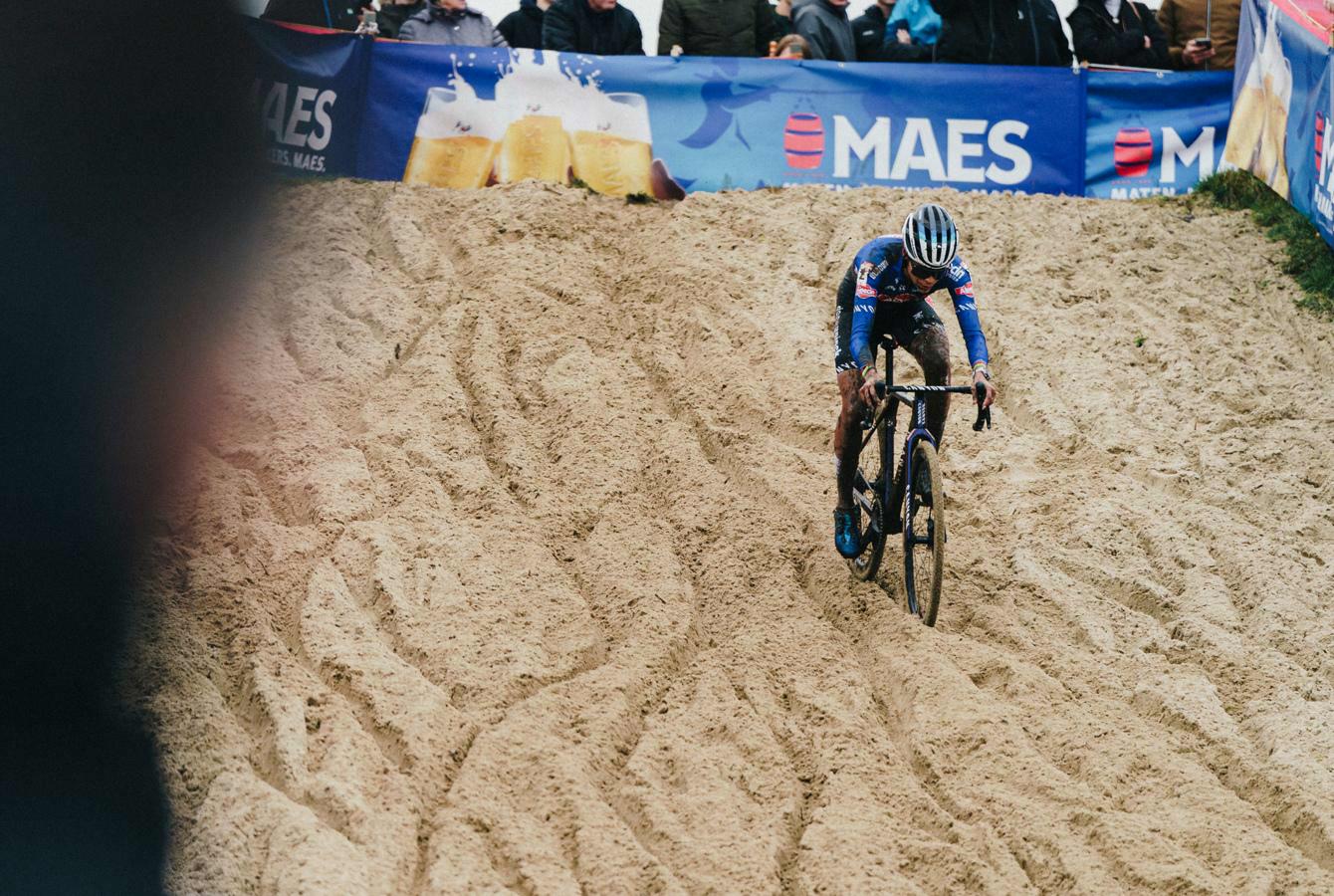 MAES Pils nieuwe main partner van de Telenet Superprestige