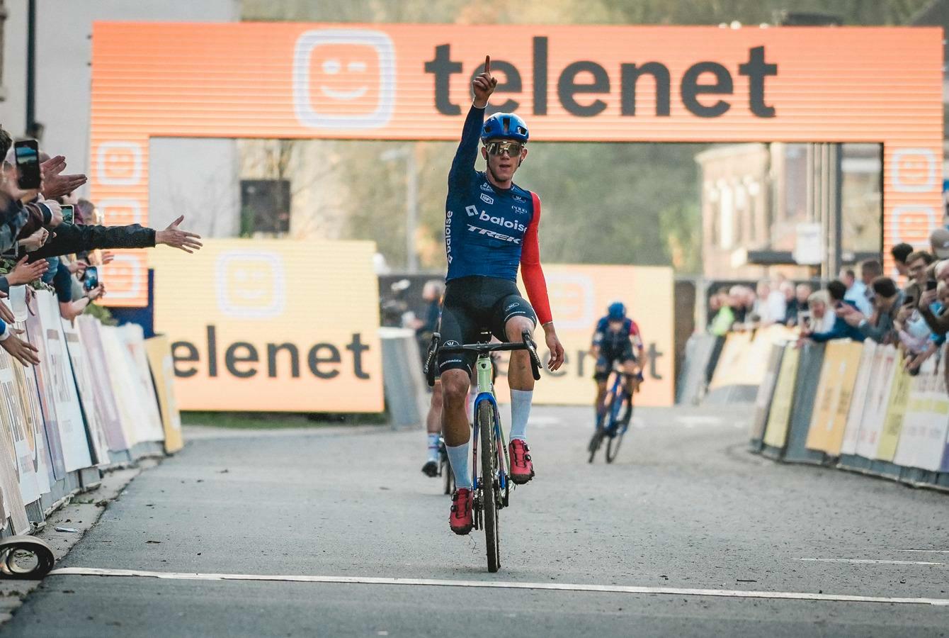 Thibau Nys remporte sa première victoire de la saison